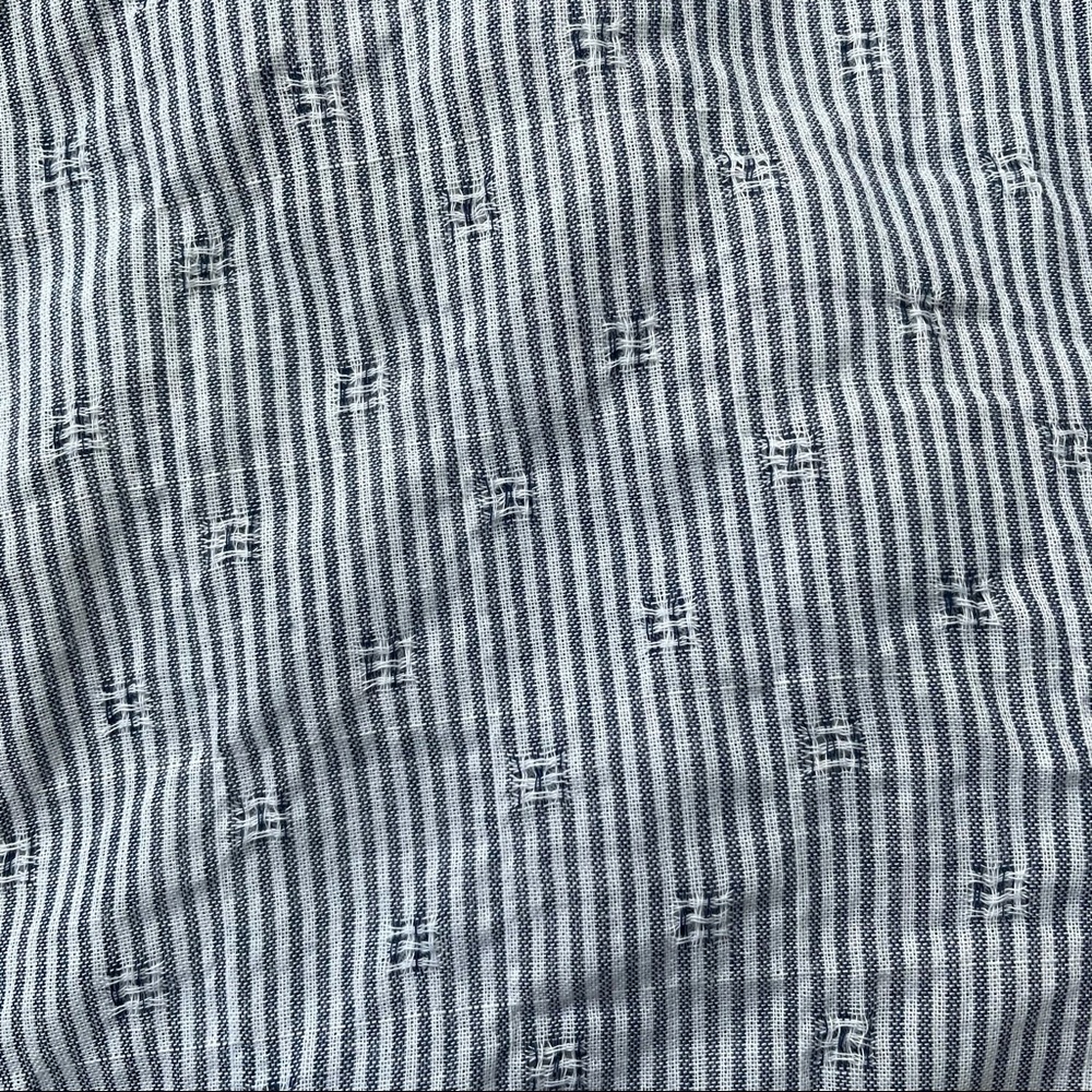 Universal Thread Top - Picture 5 of 6
